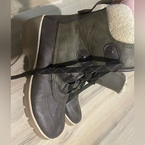 Call it spring boots - like new